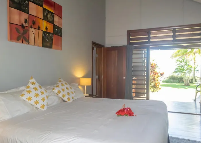Aroha Taveuni Beachfront Bures